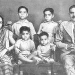 Shatrugan Sinha avec ses parents et ses frères