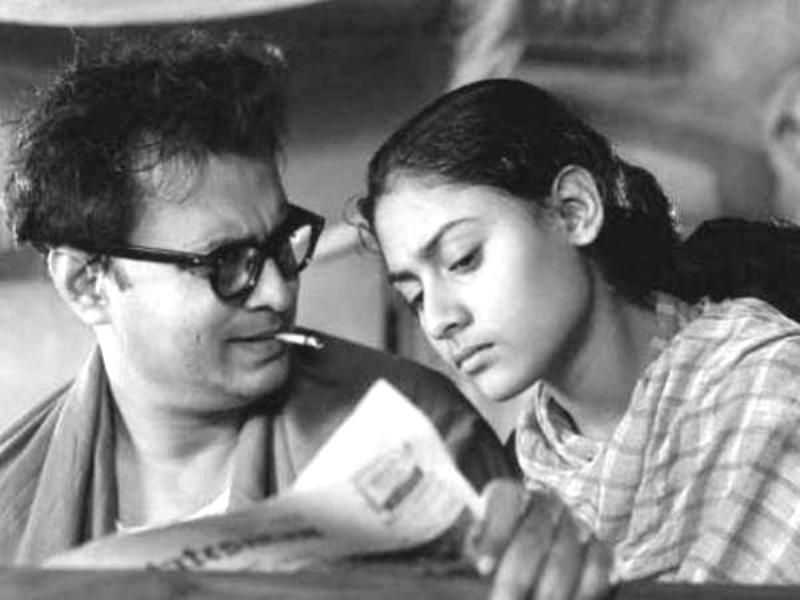 Jaya Bachchan Satyajit Rayn kanssa elokuvassa