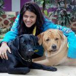 Karuna Pandey med hunde