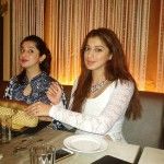 Raai Laxmi với em gái Reshma