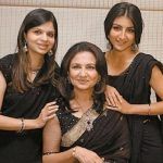 Sharmila s hčerkama