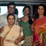 Shriya Pilgaonkar perheensä kanssa