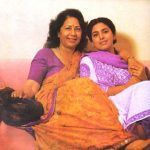 Juhi Chawla ar māti