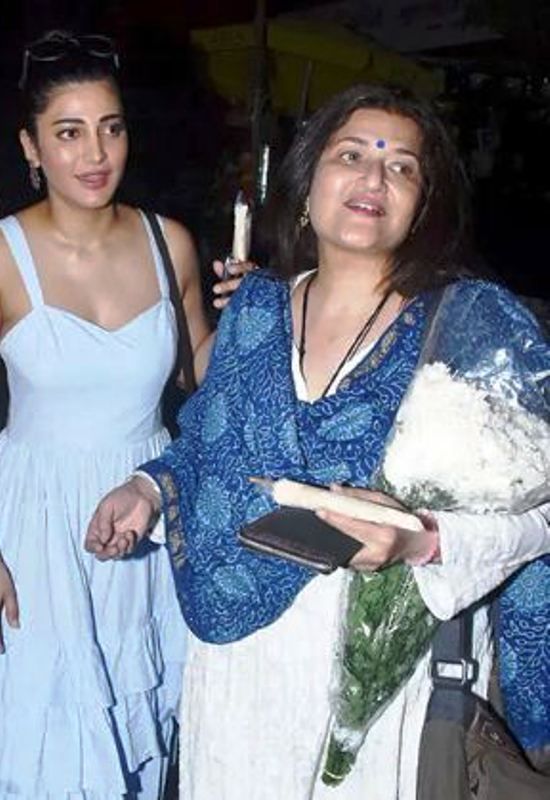 Shruti Haasan avec sa mère