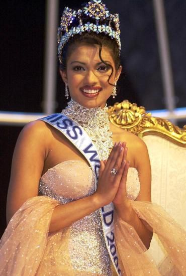 Priyanka Chopra Dünya Güzeli 2000
