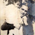 Наташа Растоги (детство) с баща си Трилоки Натхана