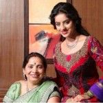 Deepika Singa ar māti