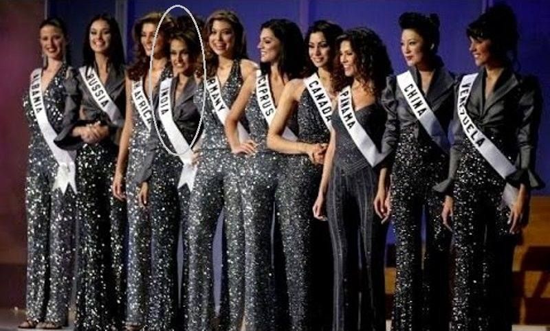 Neha Dhupia printre primii 10 concurenți din „Miss Univers 2002”