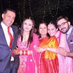 रवीज़ा चौहान अपने परिवार के साथ