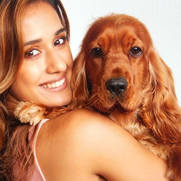 Disha Patani ze swoim psem