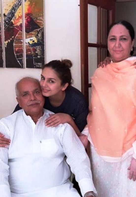 Huma Qureshi med sine forældre