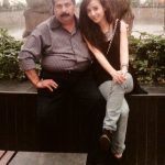 suzanna-mukherjee-babasıyla-