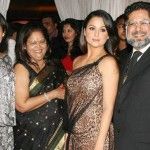 Malaika Arora Khan sa svojim roditeljima i sestrom