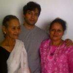 Himani Shivpuri sa svojom majkom i sinom