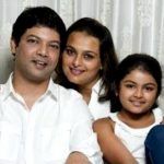 Shilpa Shirodkar sa suprugom Aparesh Ranjit i kćerkom Anoushkom Ranjit