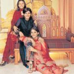 Pooja ve Chayya ile birlikte Raveen Tandon
