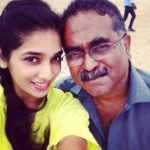 Twinkle Patel với cha cô ấy