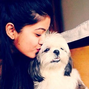 Išita Dutta mīl suņus