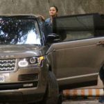 Alia Bhatt mit ihrem Range Rover