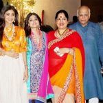 शमिता शेट्टी अपने परिवार के साथ