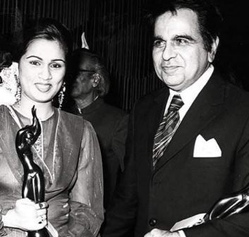 Padmini Kolhapure with her Filmfare Award