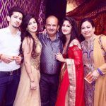 Bandgi Kalra con su familia