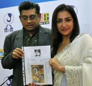   Anuradha Patel se svým strýcem, Amit Kumar