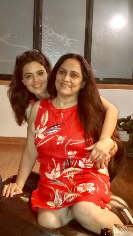 Shweta Agarwal bersama ibunya Nilu Agarwal