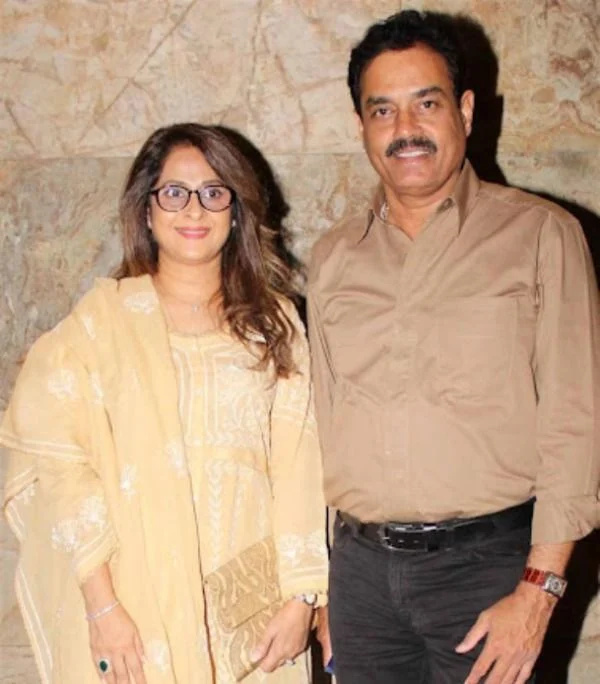 Manali Vengsarkar con su esposo Dilip Vengsarkar