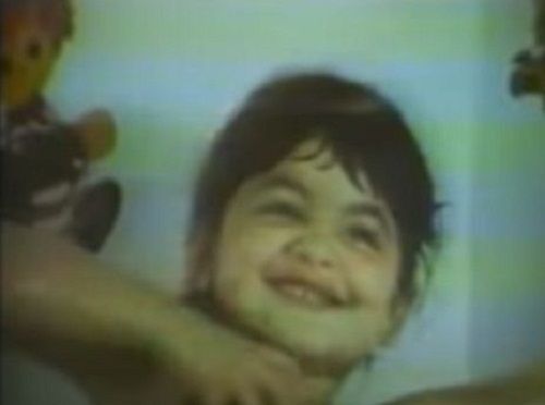 Pooja Bhatt trong quảng cáo Pears Soap