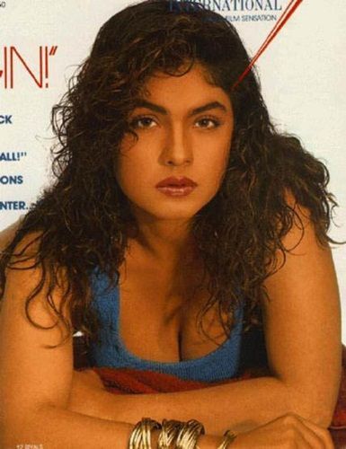 Pooja Bhatt xuất hiện trên trang bìa tạp chí