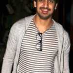 Ayan Mukerji Taille, âge, petite amie, épouse, famille, biographie et plus