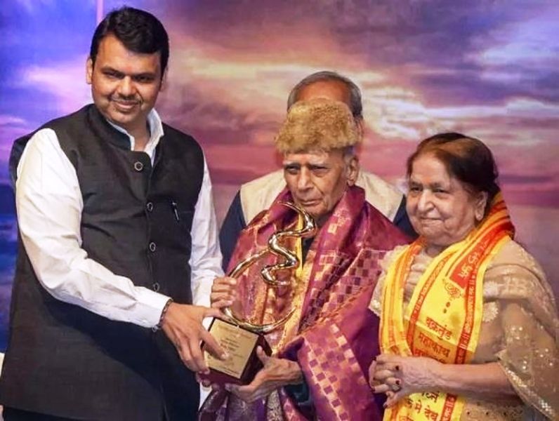 Khayyam Mit dem Hridaynath Mangeshkar Award