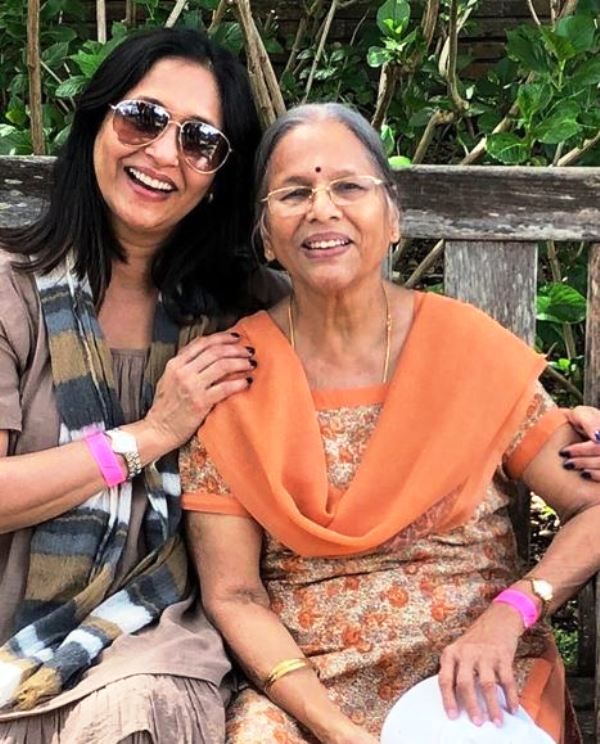 Ashwini Bhave e sua mãe