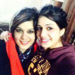 Isha Rikhi với em gái của cô ấy