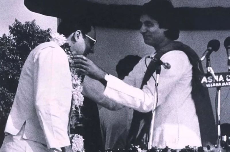Amitabh Bachchan con Rajiv Gandhi