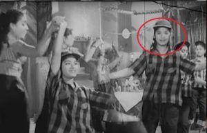 Saroj Khan като фонов танцьор
