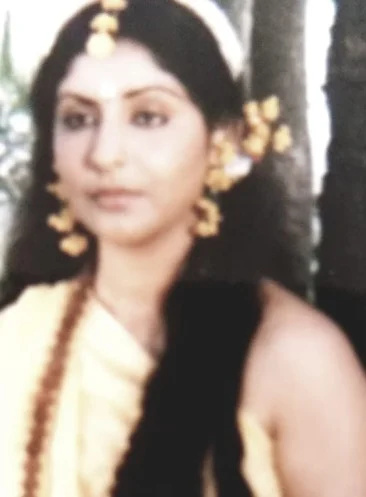   Sonali Chakraborty i en stillbilde fra en film i hennes unge dager