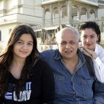 Mahesh Bhatt mit seinen Töchtern Alia und Pooja