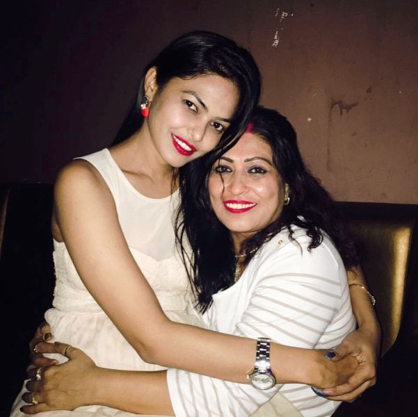 Rashmi Jha με τη μητέρα της