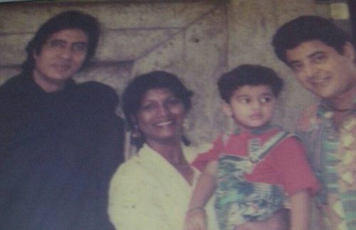 Habiba Rehman koos oma abikaasa, poja ja tütrega