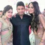   खुशाली कुमार अपने भाई और बहन के साथ
