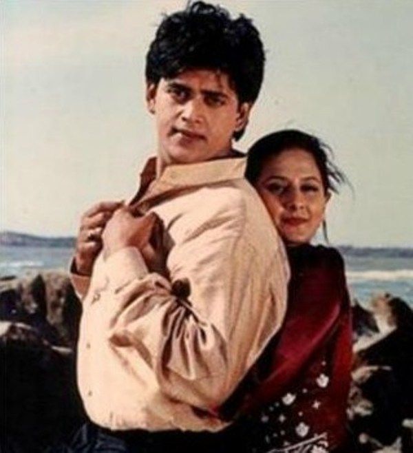 Pooja Dadwal avec Ravi Kishan dans une scène de Tumse Pyar Ho Gaya (1997)