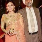   simran-kaur-hundal-กับพ่อของเธอ