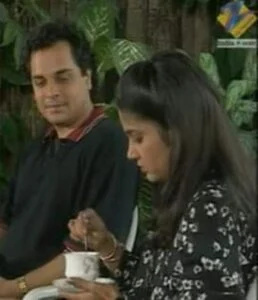   Mahesh Thakur em uma foto do programa de televisão Sailaab