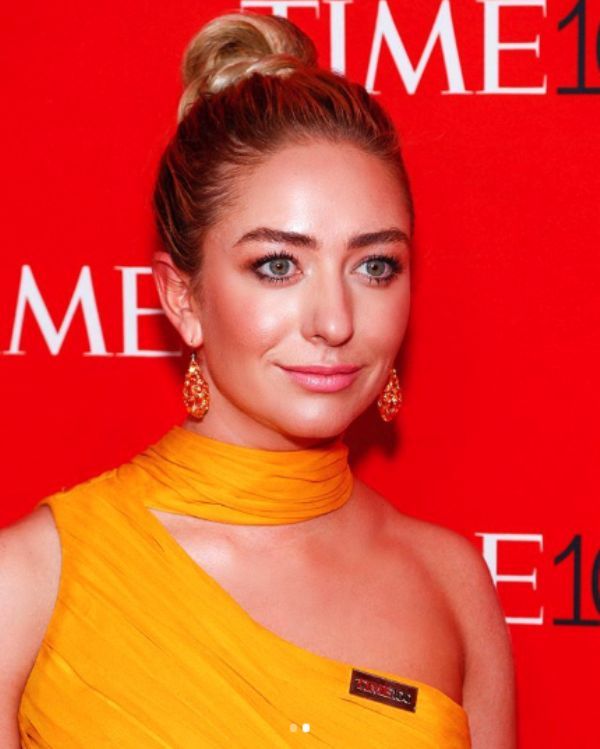 Whitney Wolfe Taille, poids, âge, affaires, mari, famille, biographie, etc.