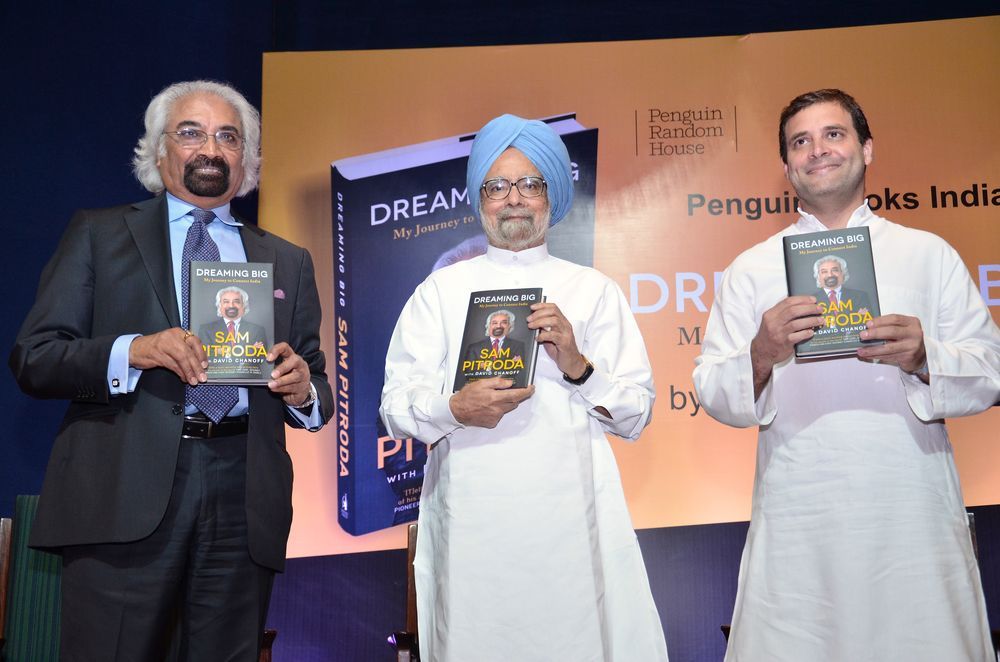 Sam Pitroda avec Manmohan Singh et Rahul Gandhi