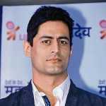 Mohit Raina Višina, starost, dekle, žena, družina, biografija in več