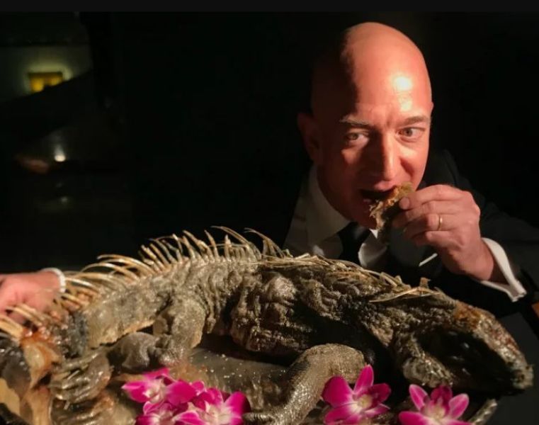 Jeff Bezos mangeant un iguane