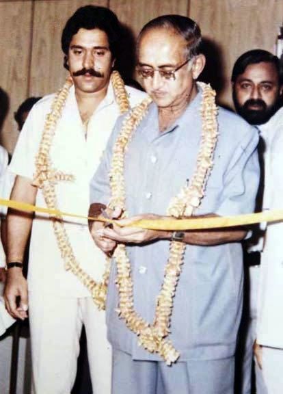 Vittal Mallya, oğlu Vijay Mallya ile birlikte